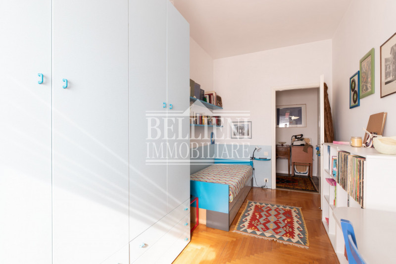 PIAZZALE BOLOGNA- A due passi dalla stazione e da Piazza Castello, ampio appartamento tricamere d...