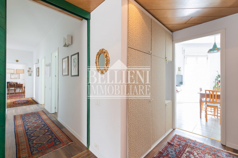 PIAZZALE BOLOGNA- A due passi dalla stazione e da Piazza Castello, ampio appartamento tricamere d...