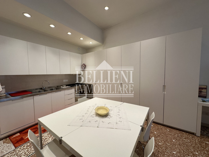 CENTRO STORICO: Nel cuore della città di Vicenza, in prestigioso palazzo del centro storico, sple...