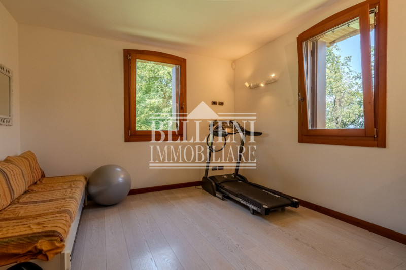 ARCUGNANO: Villa unifamiliare in stile rustico, elegante e completamente ristrutturata nel 2013 c...