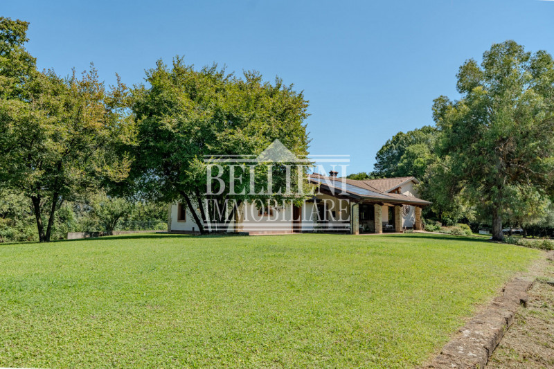 ARCUGNANO: Villa unifamiliare in stile rustico, elegante e completamente ristrutturata nel 2013 c...