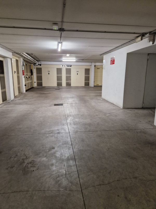 CORSO PADOVA - Alla fine di Corso Padova e vicino alla zona di Sant'Andrea disponiamo di un garag...
