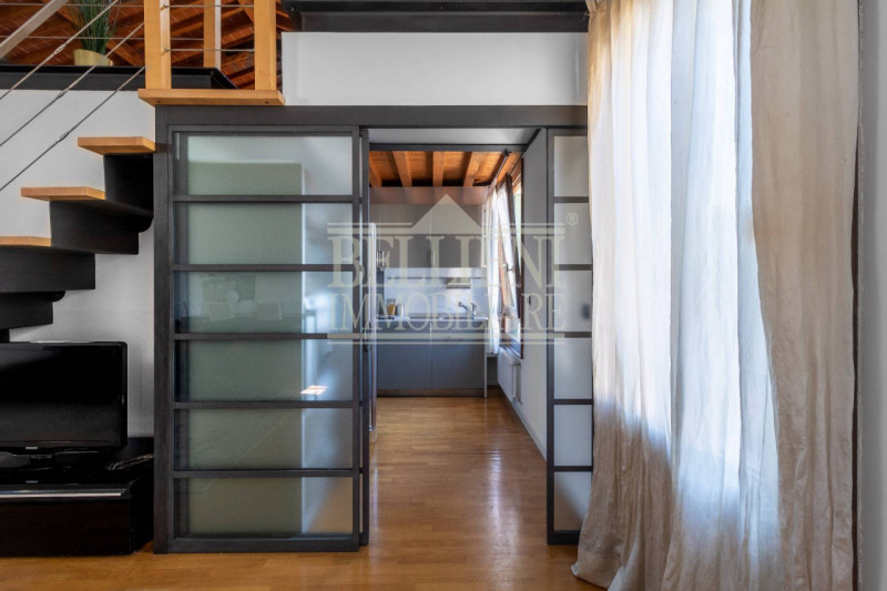 PONTE DEGLI ANGELI: in elegante contesto di un Palazzo Storico, disponiamo di prestigioso bicamer...