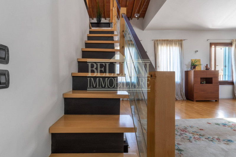 PONTE DEGLI ANGELI: in elegante contesto di un Palazzo Storico, disponiamo di prestigioso bicamer...