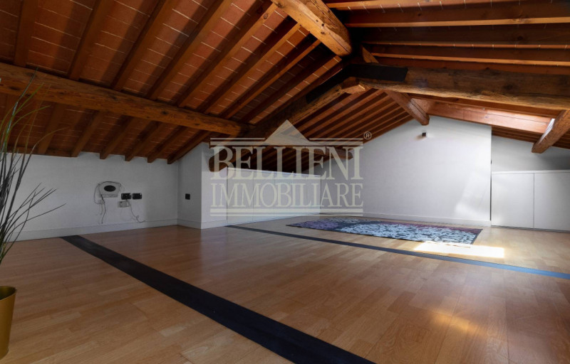 PONTE DEGLI ANGELI: in elegante contesto di un Palazzo Storico, disponiamo di prestigioso bicamer...