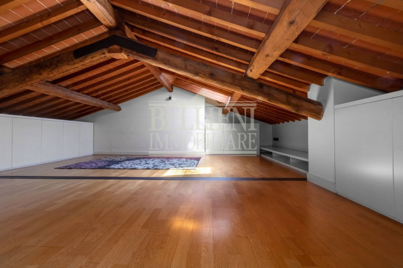 PONTE DEGLI ANGELI: in elegante contesto di un Palazzo Storico, disponiamo di prestigioso bicamer...