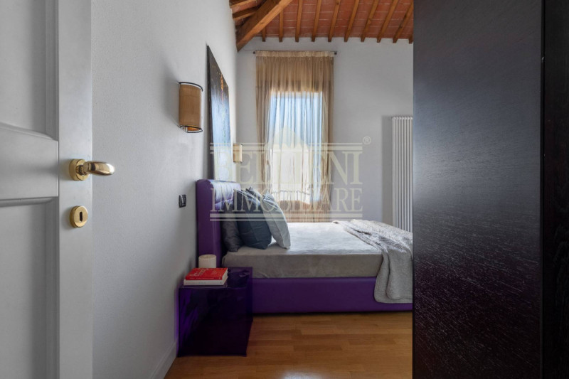 PONTE DEGLI ANGELI: in elegante contesto di un Palazzo Storico, disponiamo di prestigioso bicamer...