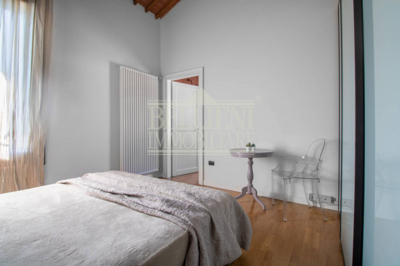 PONTE DEGLI ANGELI: in elegante contesto di un Palazzo Storico, disponiamo di prestigioso bicamer...