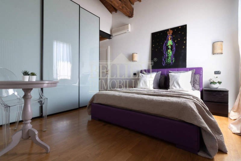 PONTE DEGLI ANGELI: in elegante contesto di un Palazzo Storico, disponiamo di prestigioso bicamer...