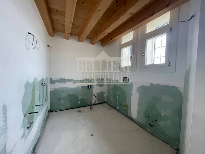 CENTRO STORICO: Nel cuore della città di Vicenza, è stata fatta opera di restauro integrale di un...