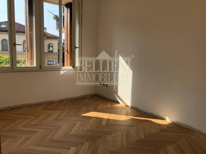 CENTRO STORICO: Nel cuore della città di Vicenza, è stata fatta opera di restauro integrale di un...