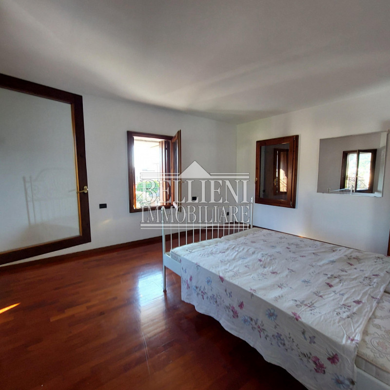 ZONA FERROVIERI: In curato condominio di solo tre unità abitative, proponiamo in locazione un amp...