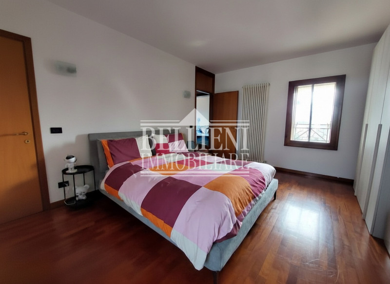 ZONA FERROVIERI: In curato condominio di solo tre unità abitative, proponiamo in locazione un amp...