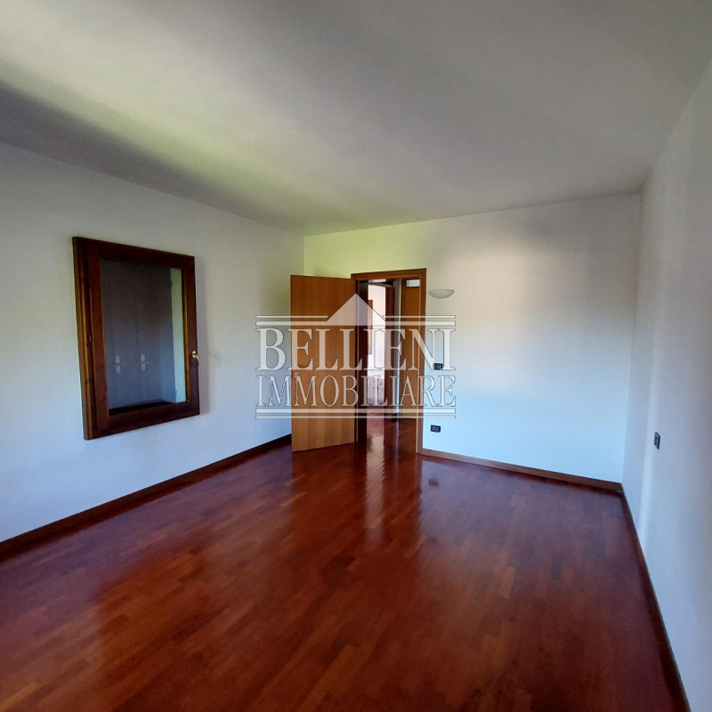 ZONA FERROVIERI: In curato condominio di solo tre unità abitative, proponiamo in locazione un amp...