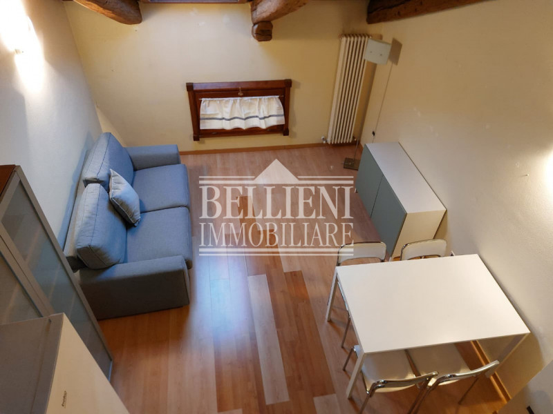 OSPEDALETTO - In villa settecentesca, immersa nel verde, proponiamo spazioso mini appartamento ar...