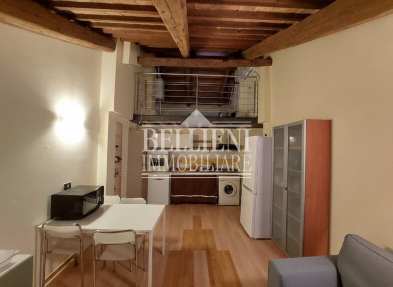 OSPEDALETTO - In villa settecentesca, immersa nel verde, proponiamo spazioso mini appartamento ar...