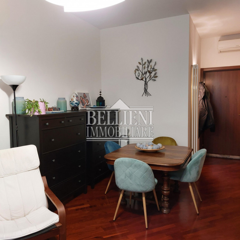 BORGO CASALE: in elegante contesto a due passi dal centro storico, proponiamo in locazione un app...