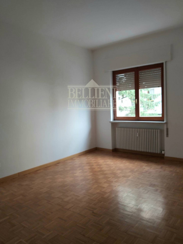 BORGO CASALE: in elegante contesto a due passi dal centro storico, proponiamo in locazione un app...