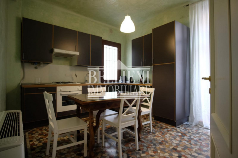 PIAZZA DEI SIGNORI: in pieno Centro Storico, proponiamo in locazione un appartamento con due came...