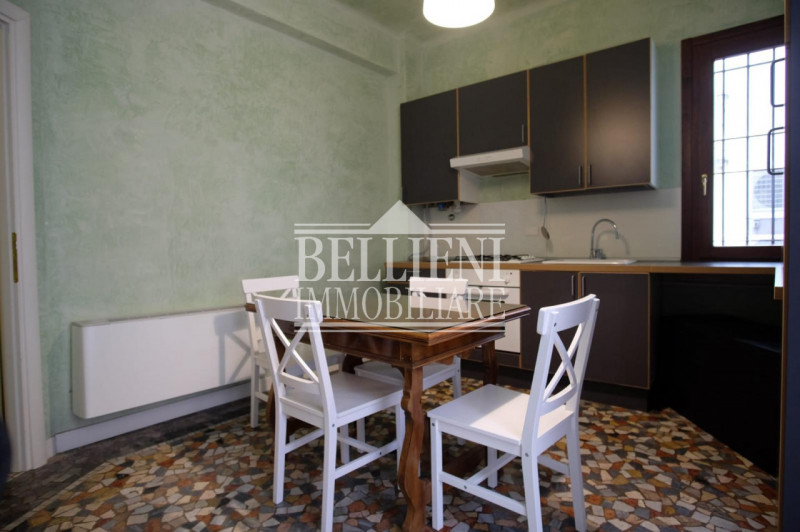 PIAZZA DEI SIGNORI: in pieno Centro Storico, proponiamo in locazione un appartamento con due came...