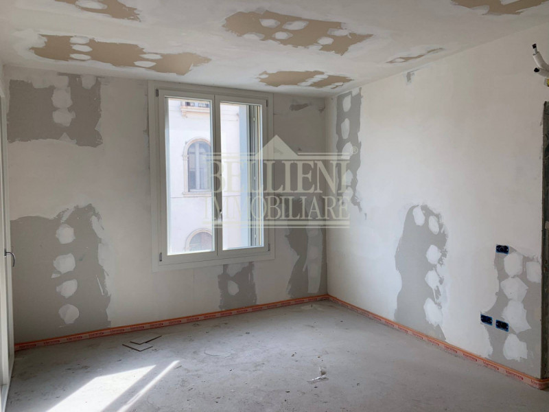 CENTRO STORICO- L'antico ed elegante Palazzo Bonin Schiavetto è situato nel cuore di Vicenza, all...