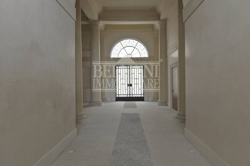 CENTRO STORICO- L'antico ed elegante Palazzo Bonin Schiavetto è situato nel cuore di Vicenza, all...