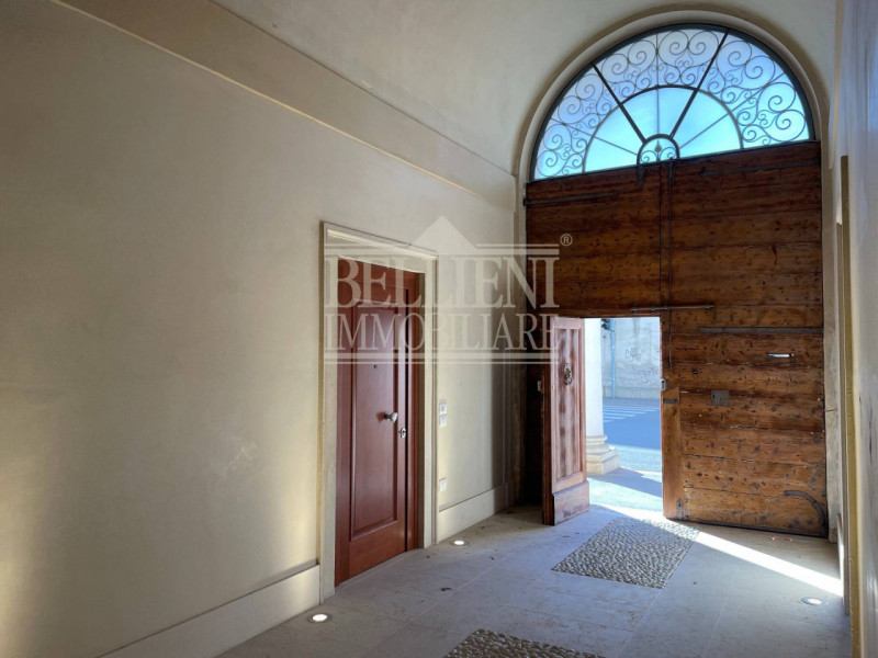 CENTRO STORICO- L'antico ed elegante Palazzo Bonin Schiavetto è situato nel cuore di Vicenza, ad ...