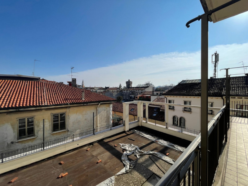 CENTRO STORICO- L'antico ed elegante Palazzo Bonin Schiavetto è situato nel cuore di Vicenza, ad ...