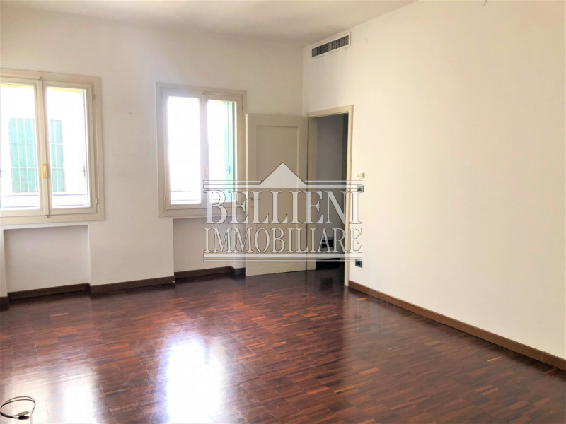 CENTRO STORICO - Nel cuore della città di Vicenza a due passi da Corso Andrea Palladio , disponia...