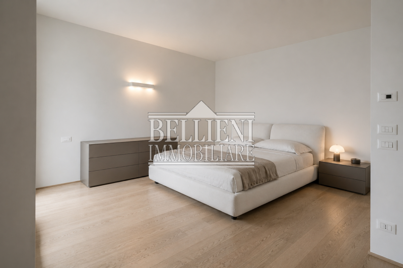 BORGO BERGA - Nel rinomato quartiere di Borgo Berga, ai piedi della suggestiva collina di Monte B...