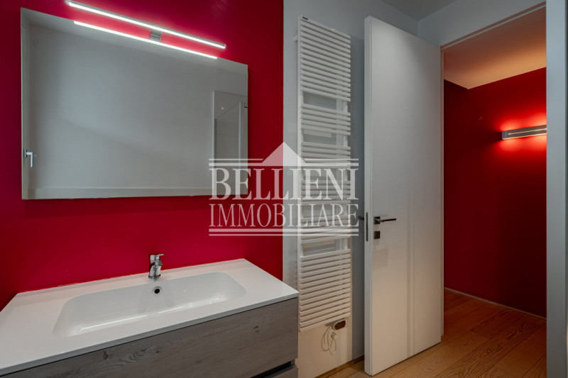 BORGO BERGA - Ai piedi di Monte Berico e a 5 minuti dal Centro Storico, disponiamo di un prestigi...