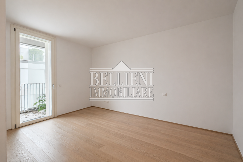 BORGO BERGA - Nel rinomato quartiere di Borgo Berga, ai piedi della suggestiva collina di Monte B...