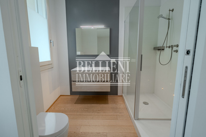 BORGO BERGA - Nel rinomato quartiere di Borgo Berga, ai piedi della suggestiva collina di Monte B...