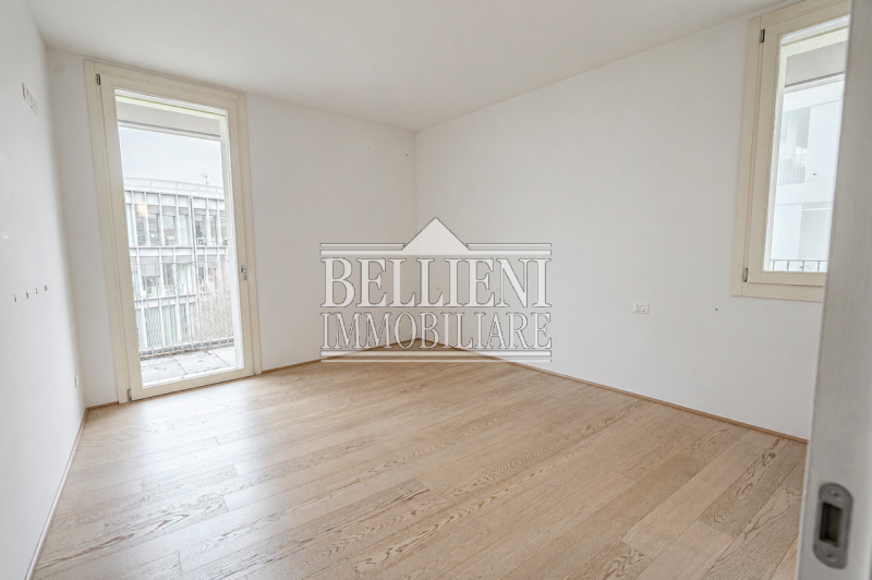 BORGO BERGA - Nel rinomato quartiere di Borgo Berga, ai piedi della suggestiva collina di Monte B...