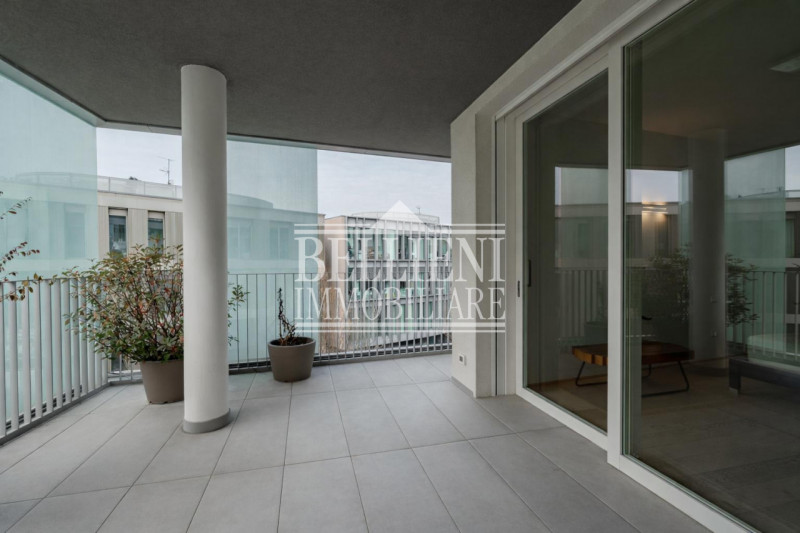 BORGO BERGA - Nel rinomato quartiere di Borgo Berga, ai piedi della suggestiva collina di Monte B...