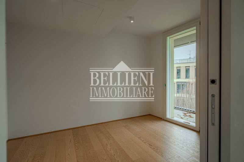 BORGO BERGA - Nel rinomato quartiere di Borgo Berga, ai piedi della suggestiva collina di Monte B...