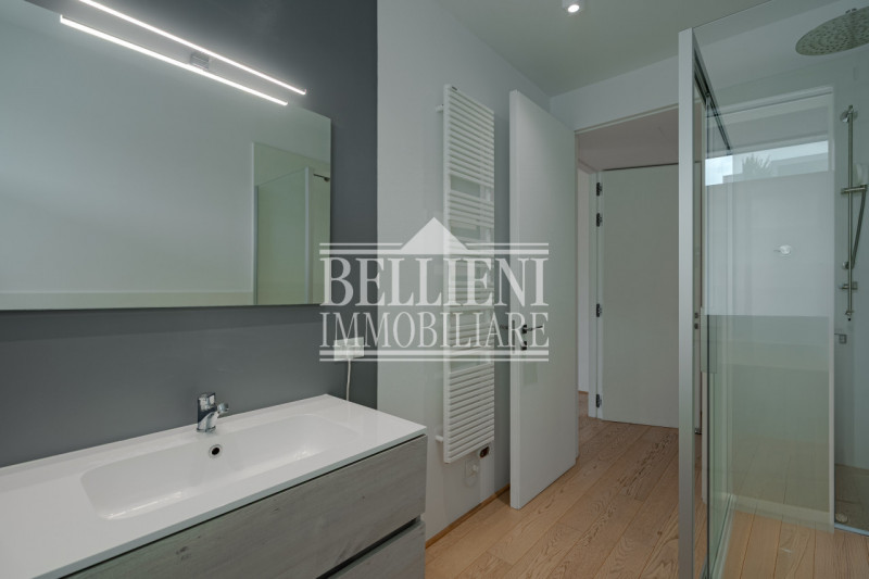 BORGO BERGA - Nel rinomato quartiere di Borgo Berga, ai piedi della suggestiva collina di Monte B...