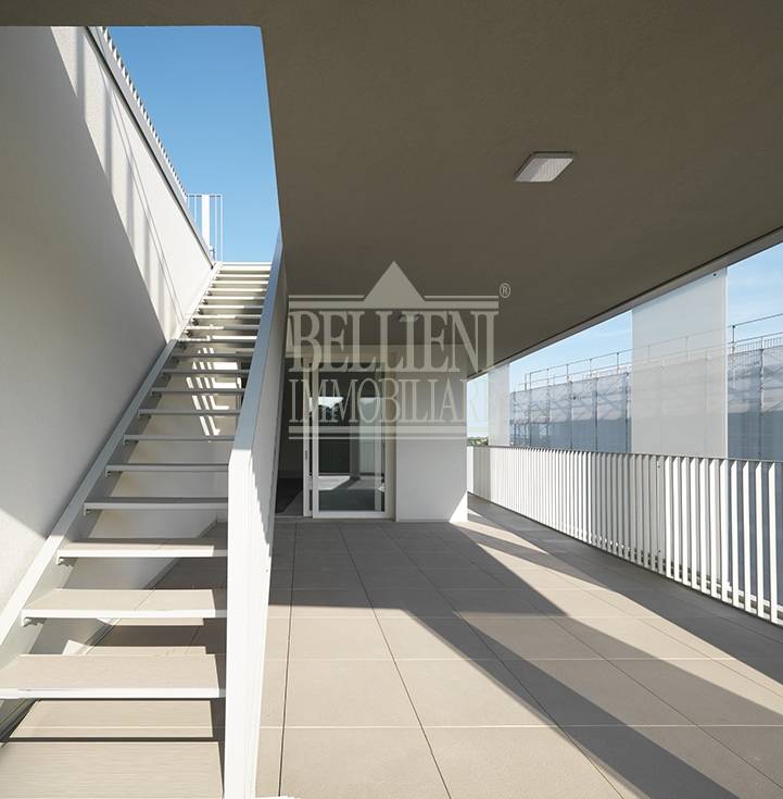 BORGO BERGA - Nel rinomato quartiere di Borgo Berga, ai piedi della suggestiva collina di Monte B...