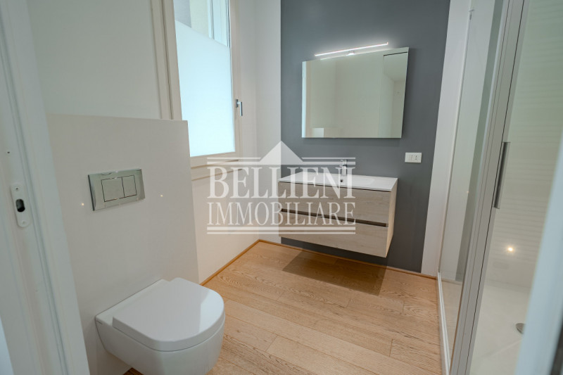 BORGO BERGA - Nel rinomato quartiere di Borgo Berga, ai piedi della suggestiva collina di Monte B...