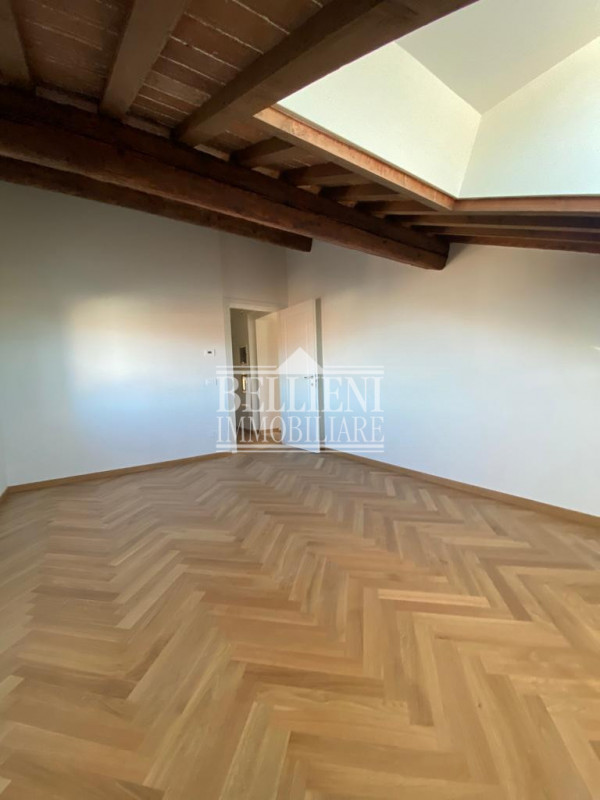CENTRO STORICO- L'antico ed elegante Palazzo Bonin Schiavetto è situato nel cuore di Vicenza, all...