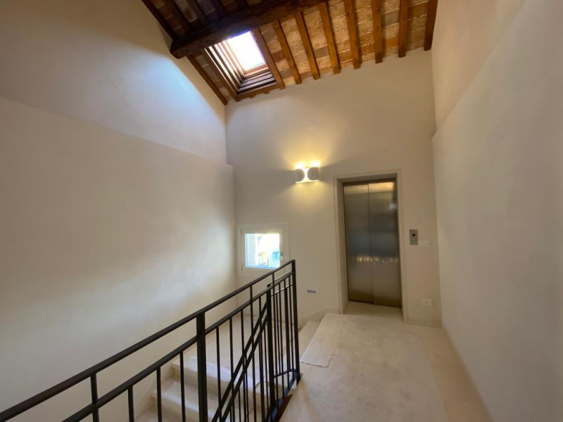 CENTRO STORICO- L'antico ed elegante Palazzo Bonin Schiavetto è situato nel cuore di Vicenza, all...