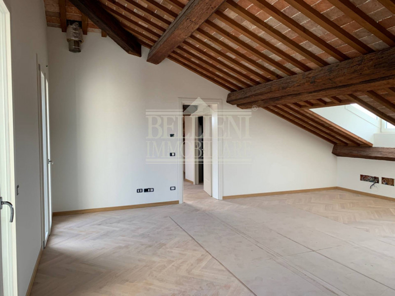 CENTRO STORICO- L'antico ed elegante Palazzo Bonin Schiavetto è situato nel cuore di Vicenza, all...
