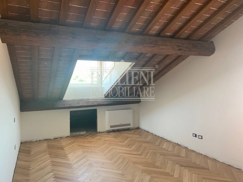 CENTRO STORICO- L'antico ed elegante Palazzo Bonin Schiavetto è situato nel cuore di Vicenza, all...