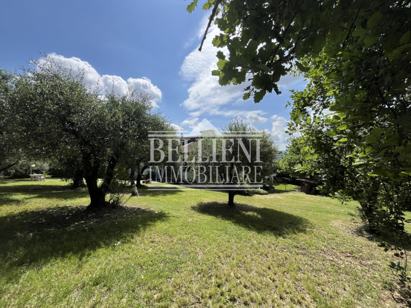 CREAZZO: in posizione panoramica, semi collinare, VILLA singola di mq 450 coperti, con ampio giar...