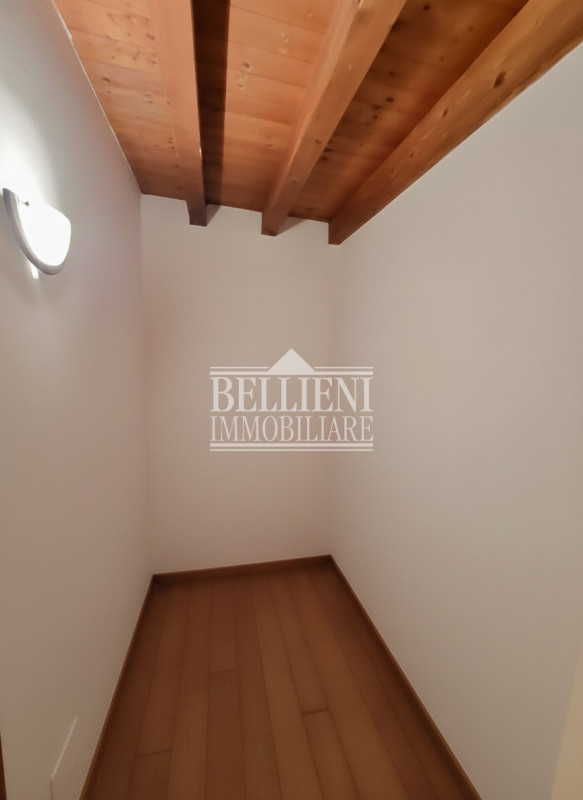 VIALE TRIESTE: In zona ben servita e comoda ai servizi, disponiamo di un accogliente bicamere al ...