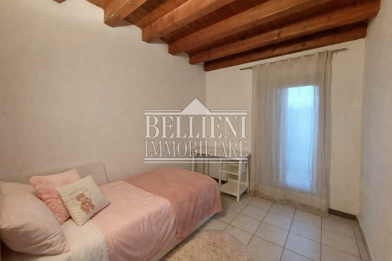 VIALE TRIESTE: In zona ben servita e comoda ai servizi, disponiamo di un accogliente bicamere al ...