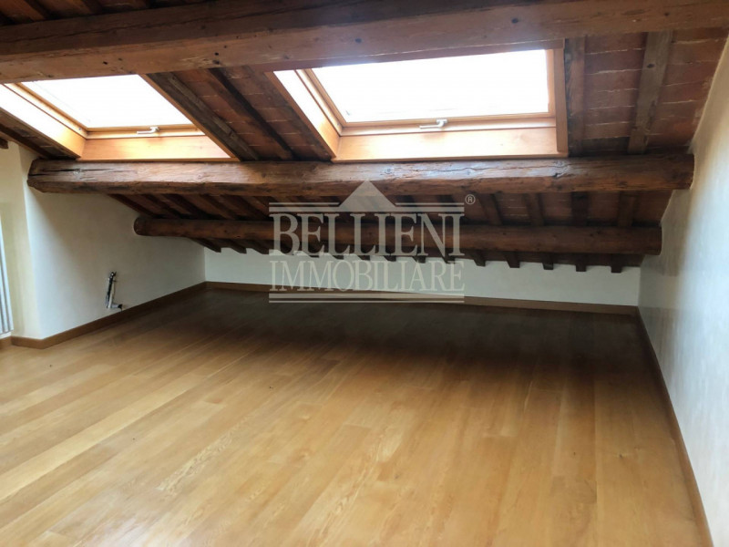 CORSO PALLADIO - Nel cuore della città di Vicenza, proponiamo in locazione un moderno attico situ...