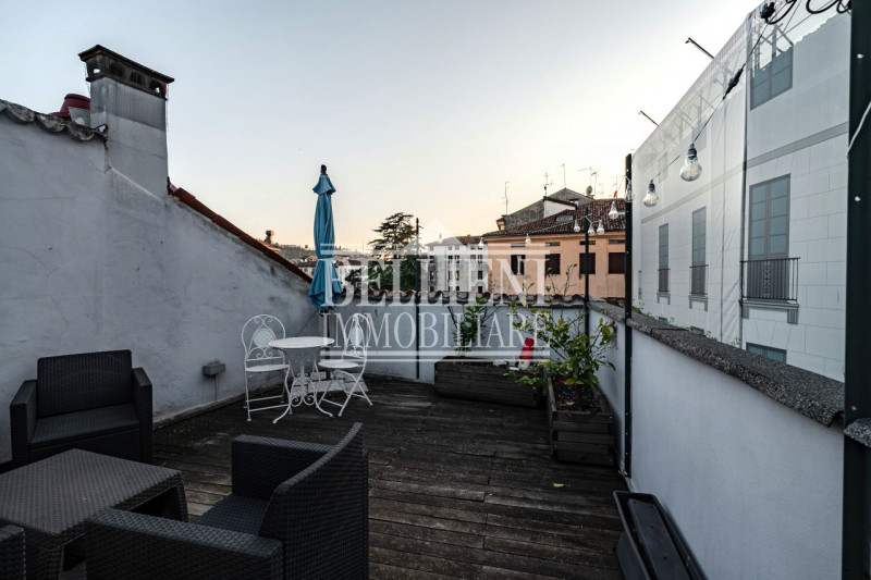 CENTRO STORICO in posizione centrale palazzetto terra cielo della fine del 1800 ristrutturato nel...