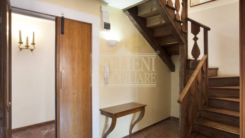 CENTRO STORICO - Prestigioso appartamento all’ultimo piano di un palazzo monumentale, recentement...
