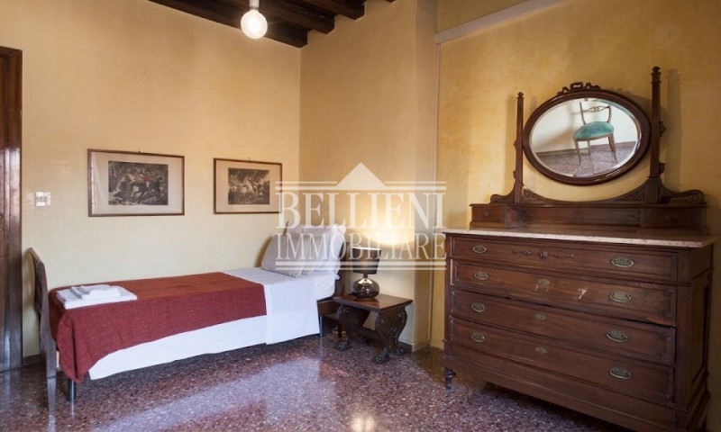 CENTRO STORICO - Prestigioso appartamento all’ultimo piano di un palazzo monumentale, recentement...